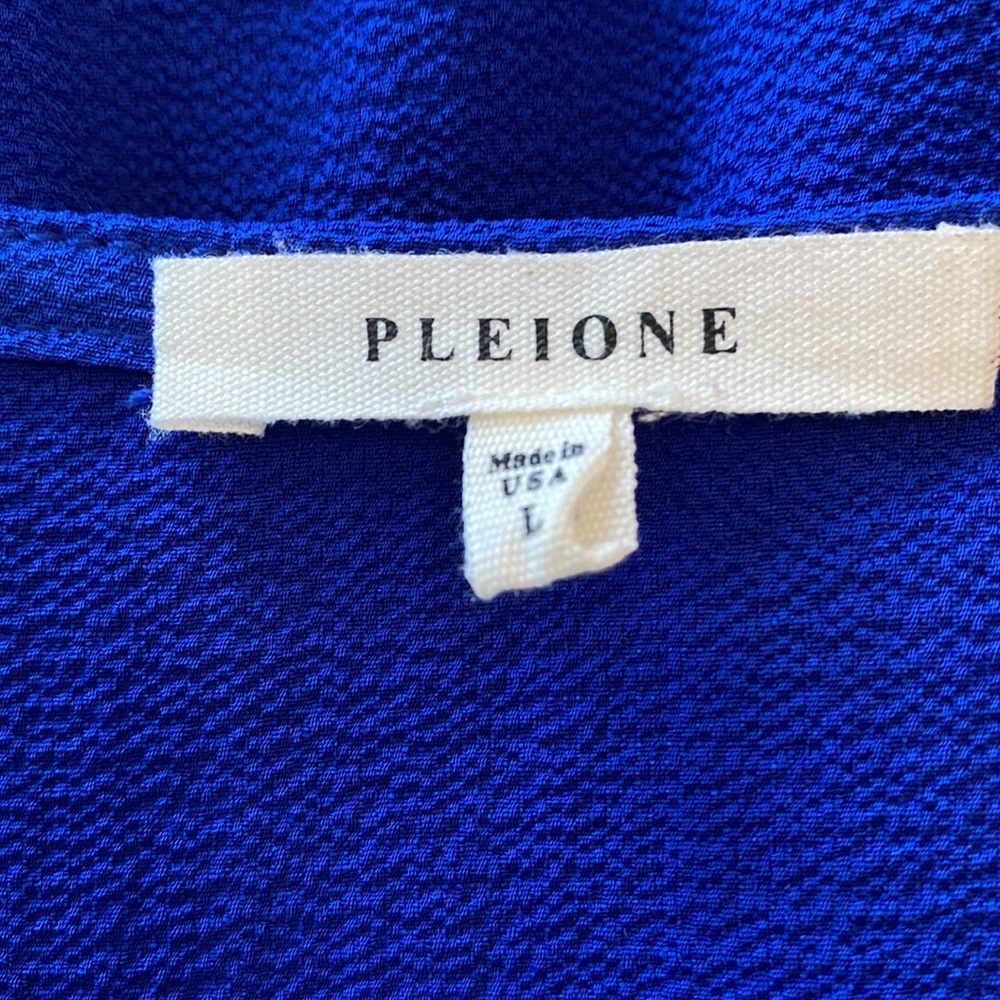 Nordstrom Pleione brand women’s top. Size large. Blue with black tie - Picture 4 of 5